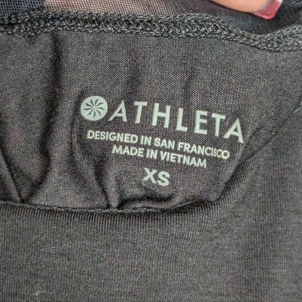 Lot of Two Athleta Racerback Tank Tops Black White XS - Picture 7 of 7